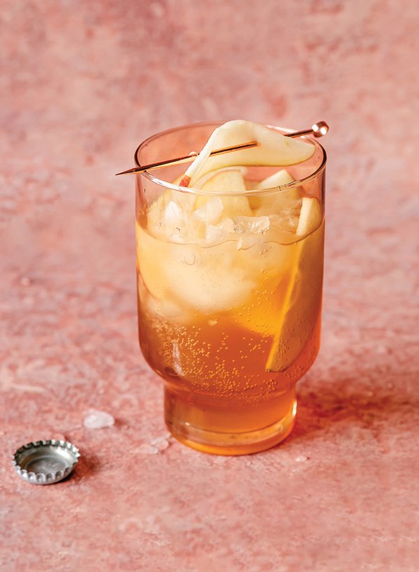 Spiced-Apple-Ginger-Cocktail-1.jpg