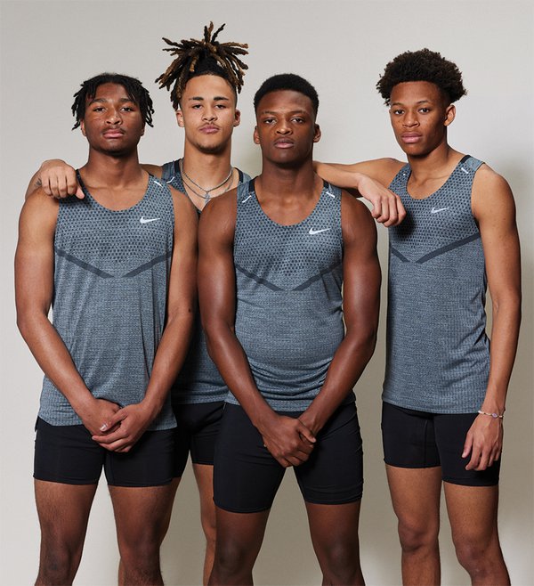 4x200-Relay-team-that-won-the-NIKE-national-championship-in-New-York-City.jpg