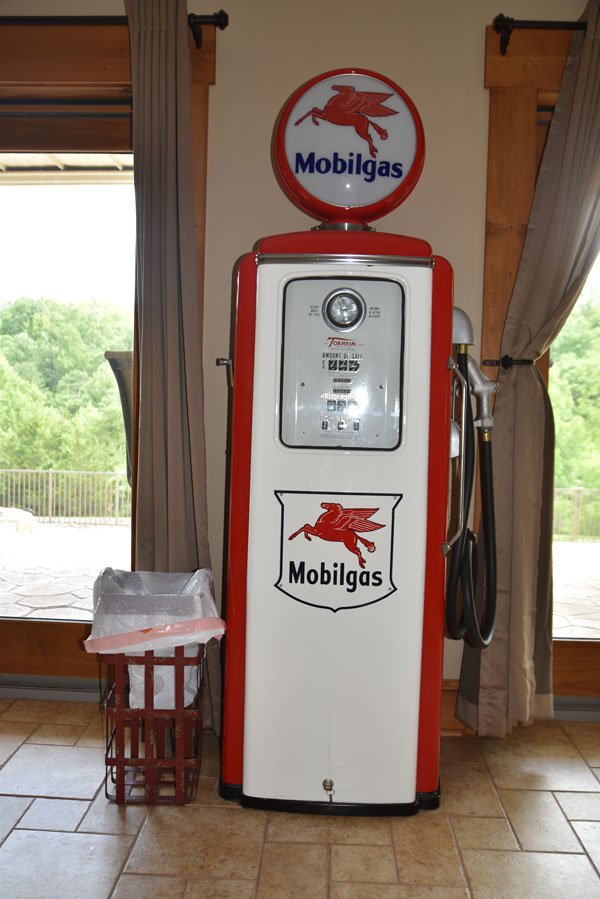 5.-Mobilgas-pump.jpg