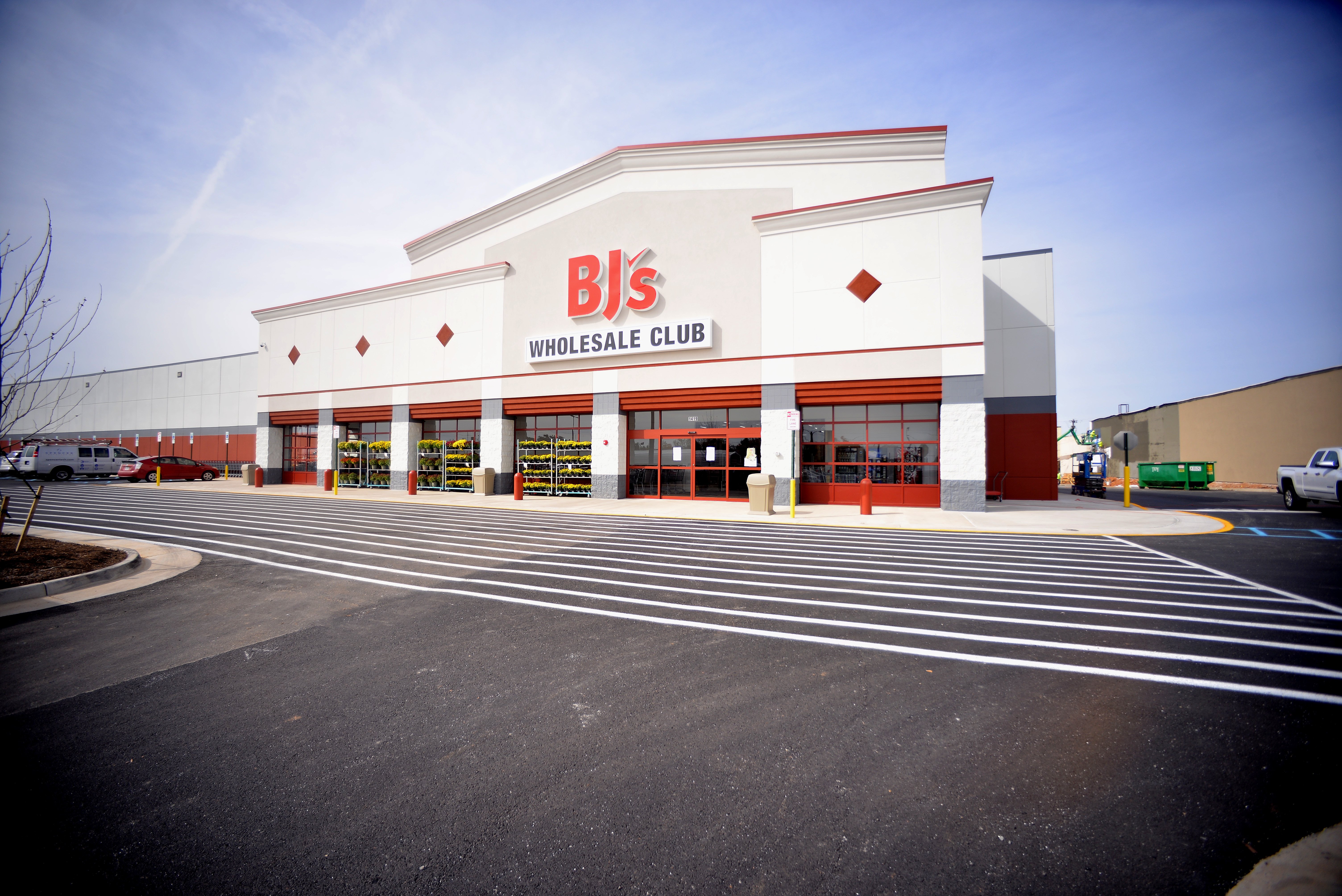 Bj S Wholesale Club Announces Grand Opening Of Roanoke Location