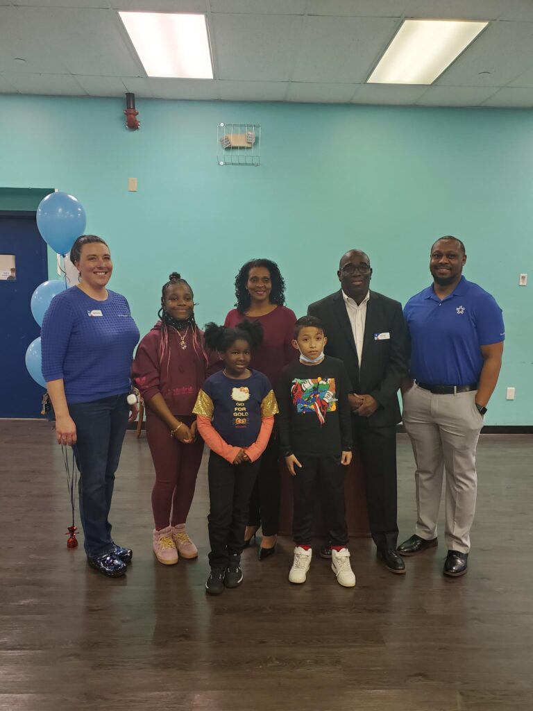 Pictured here, front row (l to r): Third Place Winner Markeysha Williams and Second Place Winner Jafeth Rodrigiez Lopez.  Back row (l to r): UScellular Store Manager Bethany Hajny, First Place Winner Aiyana Harris, Roanoke Vice-Mayor Patricia White-Boyd, UScellular Area Sales Manager Bertram Daniels and Steven Westbrook from USCellular.
