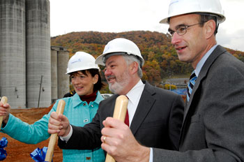 A firm believer in teamwork. Murphy is joined by Nancy Howell Agee, chief operating officer, and Dr. Mark J. Werner, Carilion chief medical officer, at the outpatient center groundbreaking.