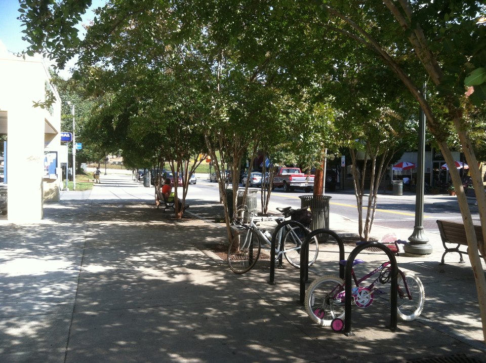 A beautiful Saturday morning in Grandin Village