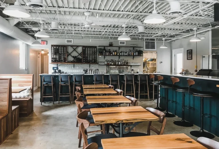 diningroom 1 768x522